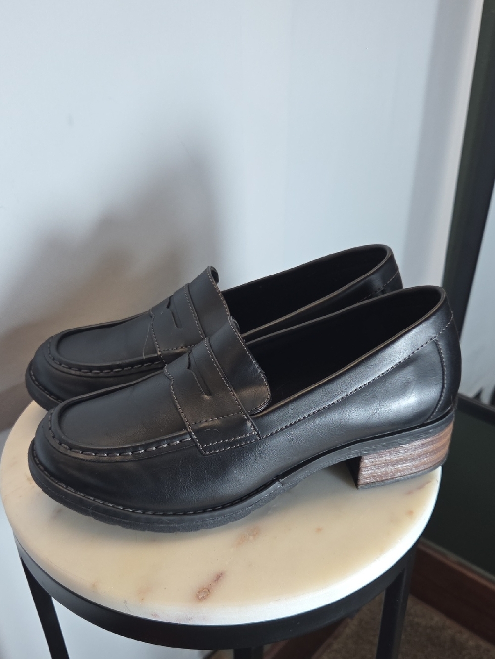 Eastland Black Faux Leather Slip-On Loafer Size 9W